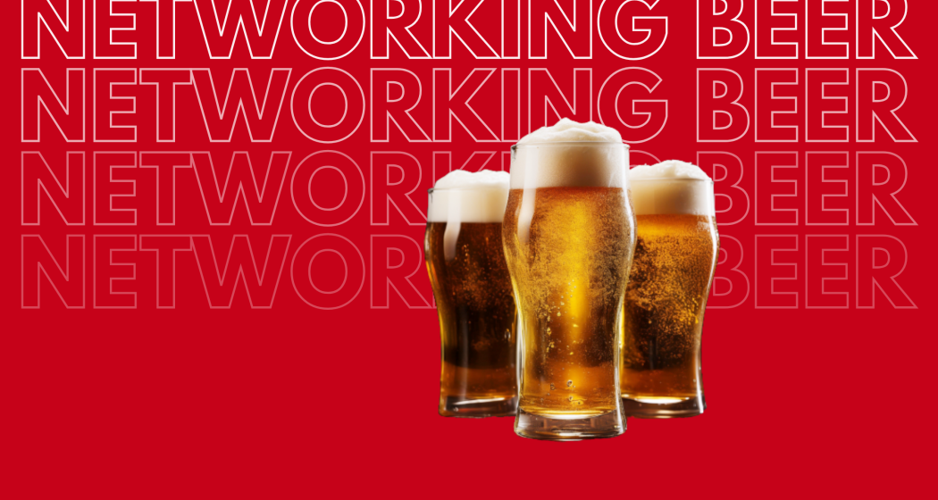 Key Visual Networking Beer GRdigital: Drei gefüllte Biergläser vor rotem Hintergrund mit dem sich wiederholenden Schriftzug «Networking Beer».