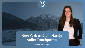 Flurina im schwarzen Blazer vor blauem Hintergrund, daneben das GRdigital-Logo und der Titel „New York und ein Handy voller Touchpoints".
